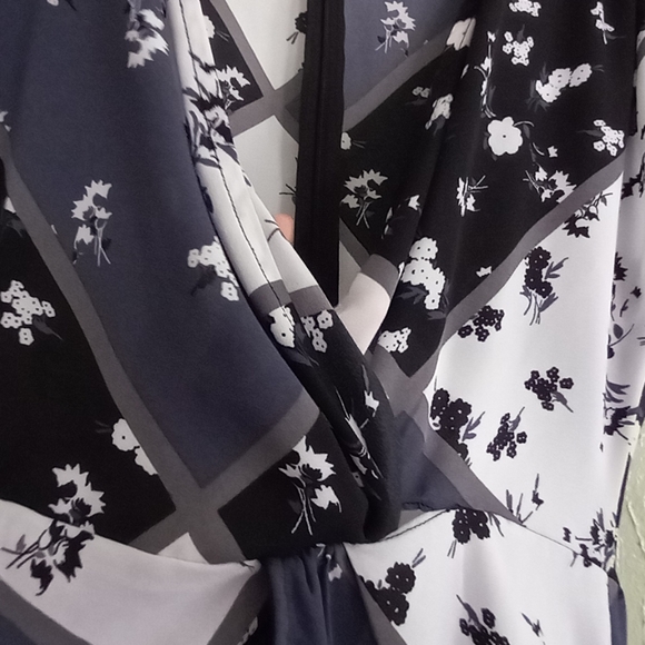 Soho new york&company jeans, floral dress - Picture 6 of 11